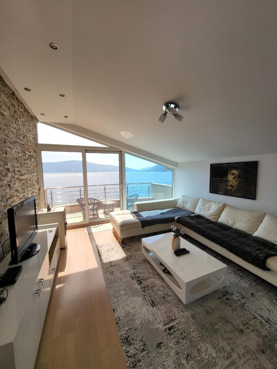 Matkovic Residence Tivat Buitenkant foto