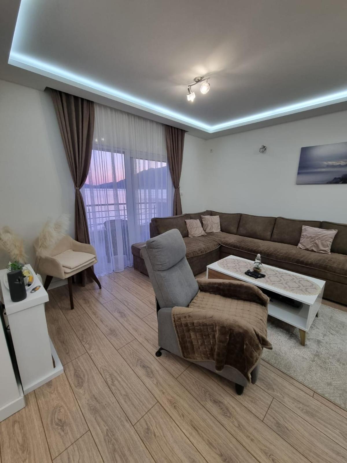 Matkovic Residence Tivat Buitenkant foto