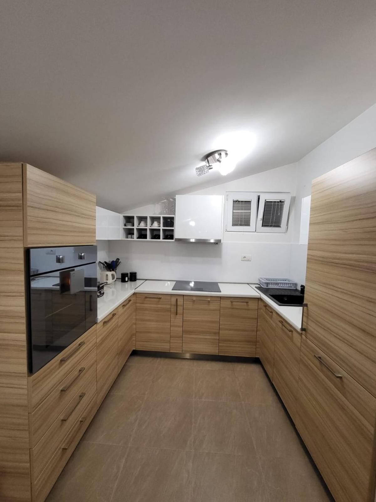 Matkovic Residence Tivat Buitenkant foto