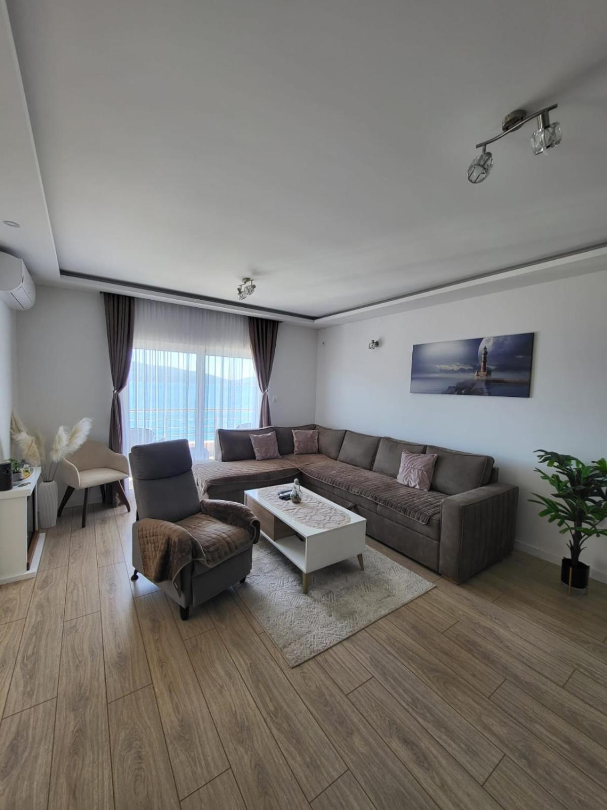 Matkovic Residence Tivat Buitenkant foto