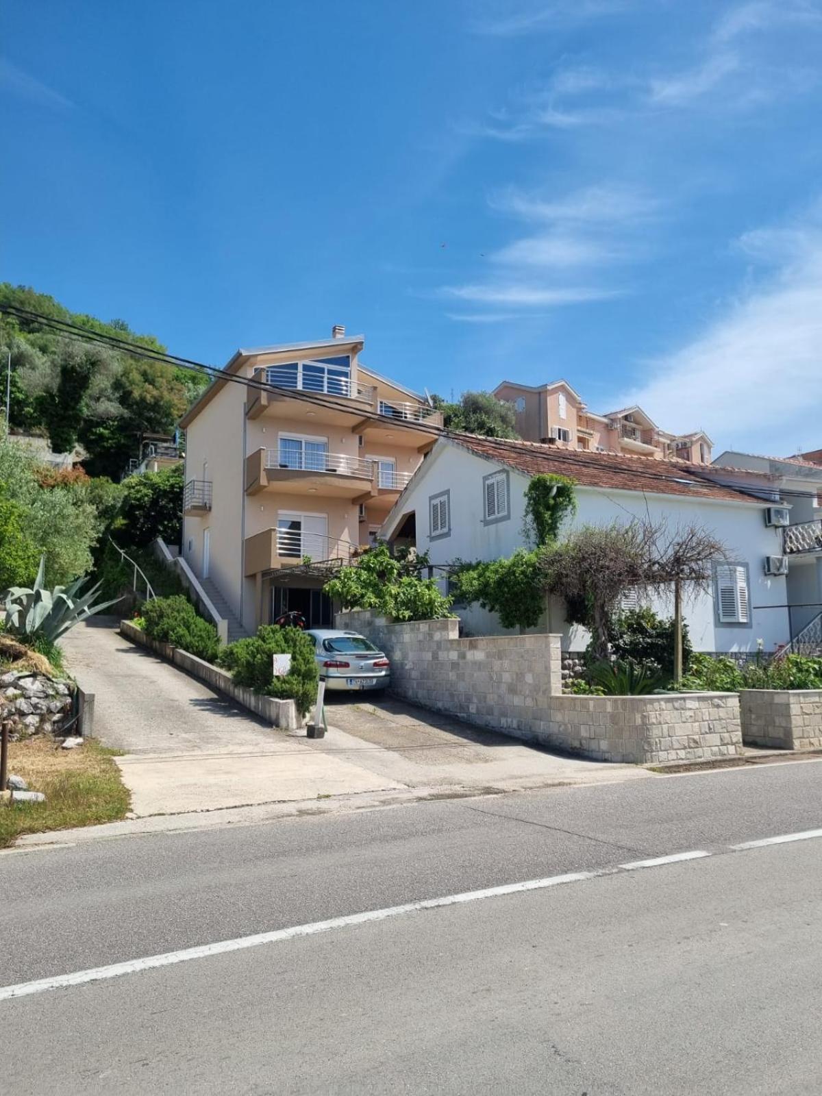 Matkovic Residence Tivat Buitenkant foto